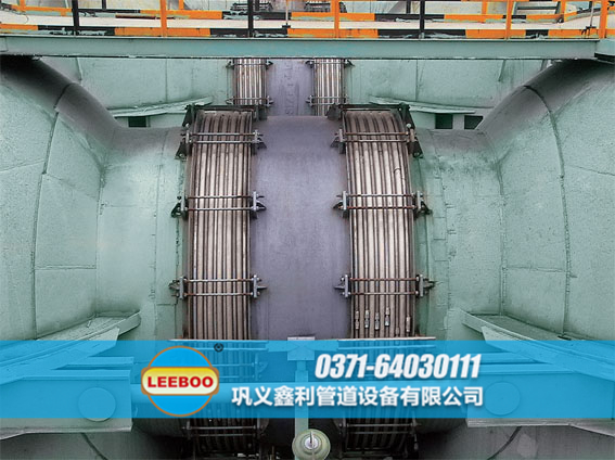 <a href=http://www.xinlihn.com target=_blank class=infotextkey>补偿器</a>安装现场图